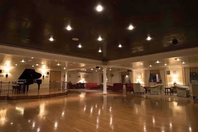 vita cruise ship img 01